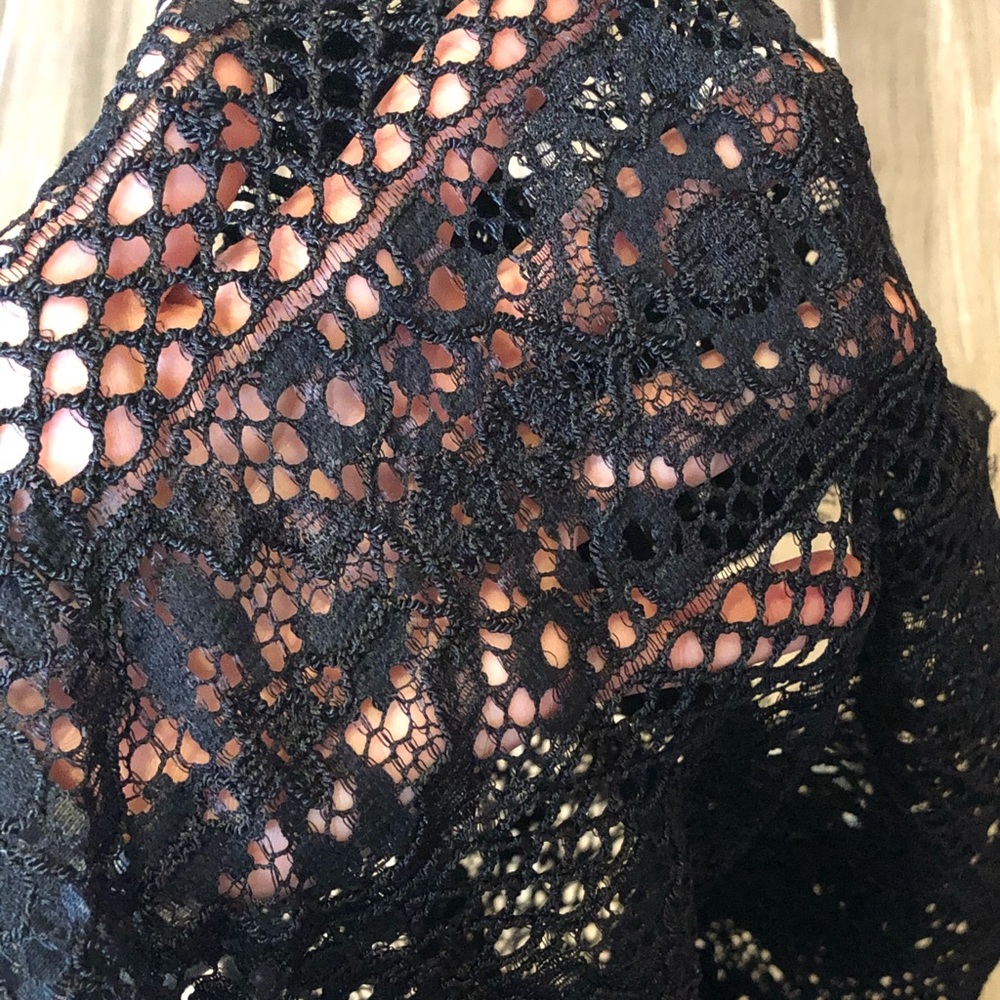 Lace top - Picture 3 of 3